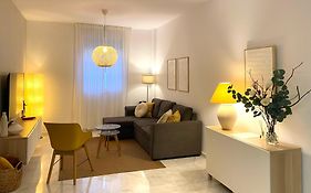 KALUKA Málaga center apartment - free parking